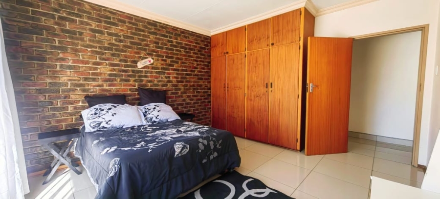 3 Bedroom Property for Sale in Miederpark North West